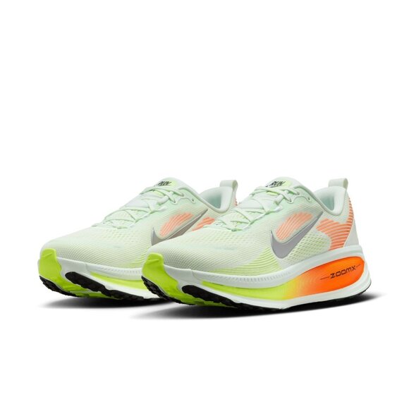 Nike Zoom Vomero 18 Men's Size 10 Barely Green Hyper Crimson FB8509-300 π₯π - Picture 3 of 7